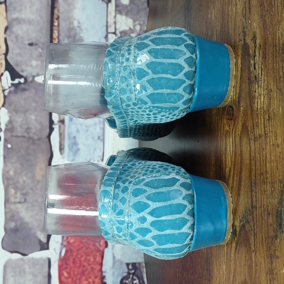 AJ Valenci Embossed Leather Wedge Mocs - Picture 6 of 11